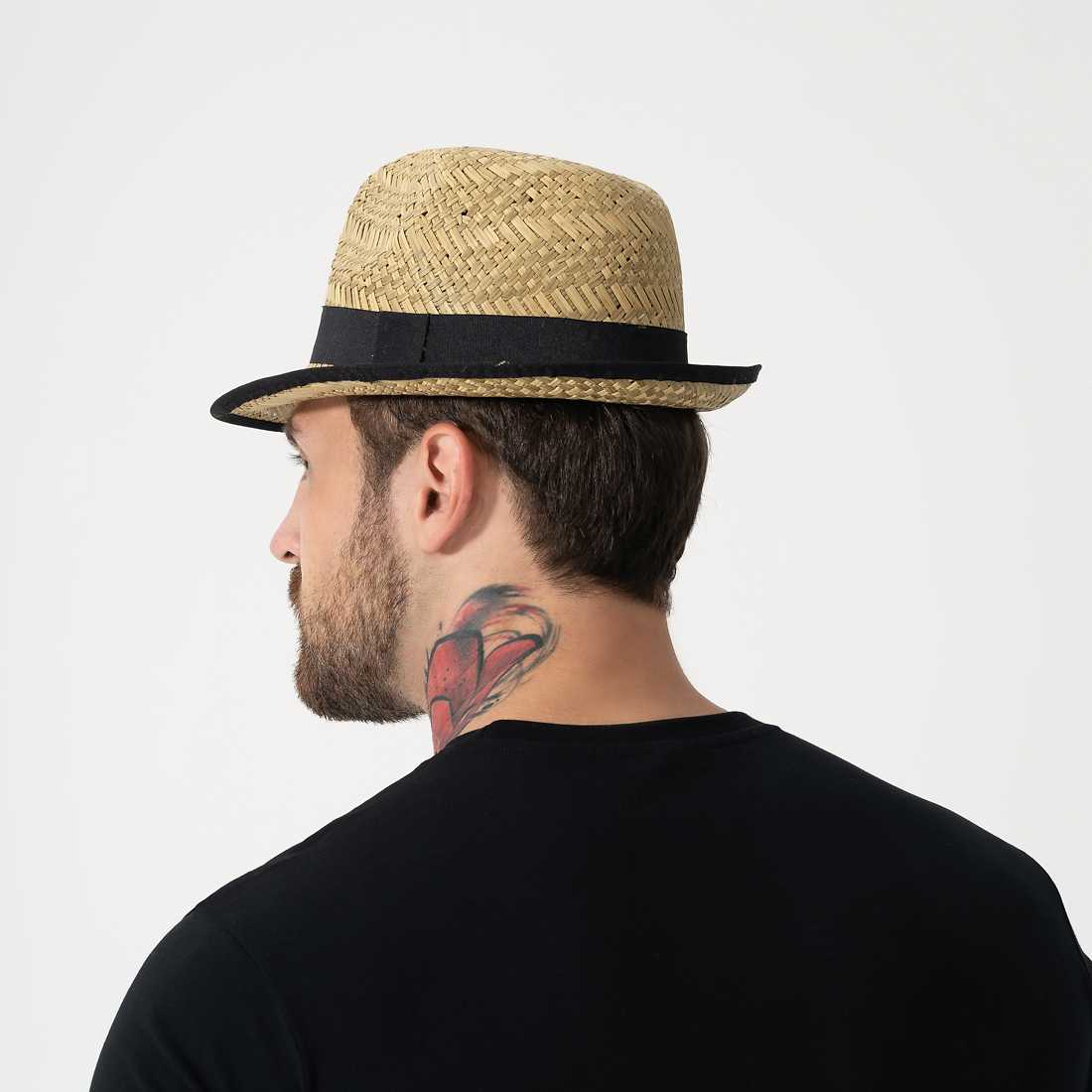 short brim straw hat
